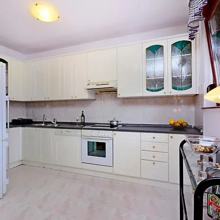 בית הארחה Luxury Ela