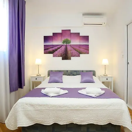 בית הארחה Luxury Ela