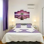 Gæstehus Luxury Apartment Ela