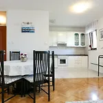 Affittacamere Luxury Apartment Ela