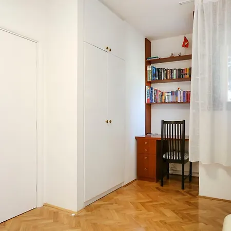 Guest house Luxury Apartment Ela 3*