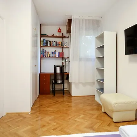 Luxury Apartment Ela