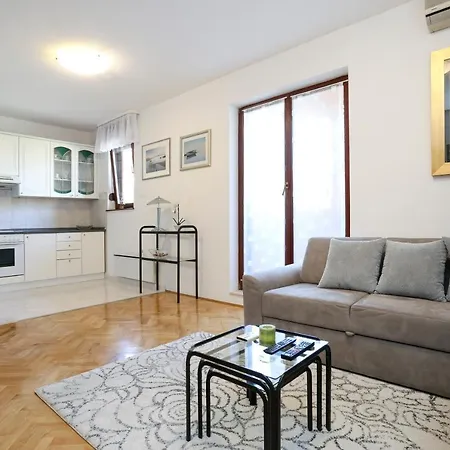 Luxury Apartment Ela Split