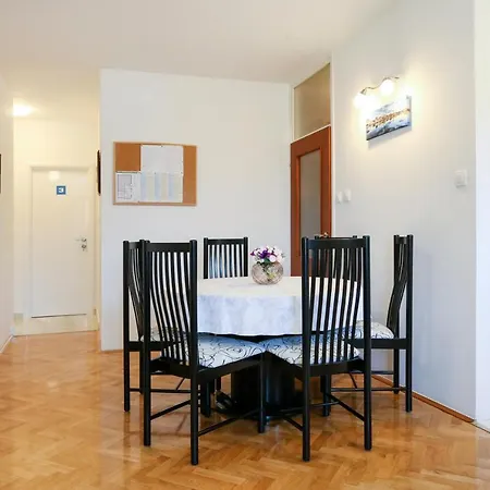 Luxury Apartment Ela