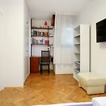 Luxury Apartment Ela