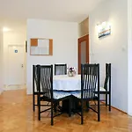 Luxury Apartment Ela